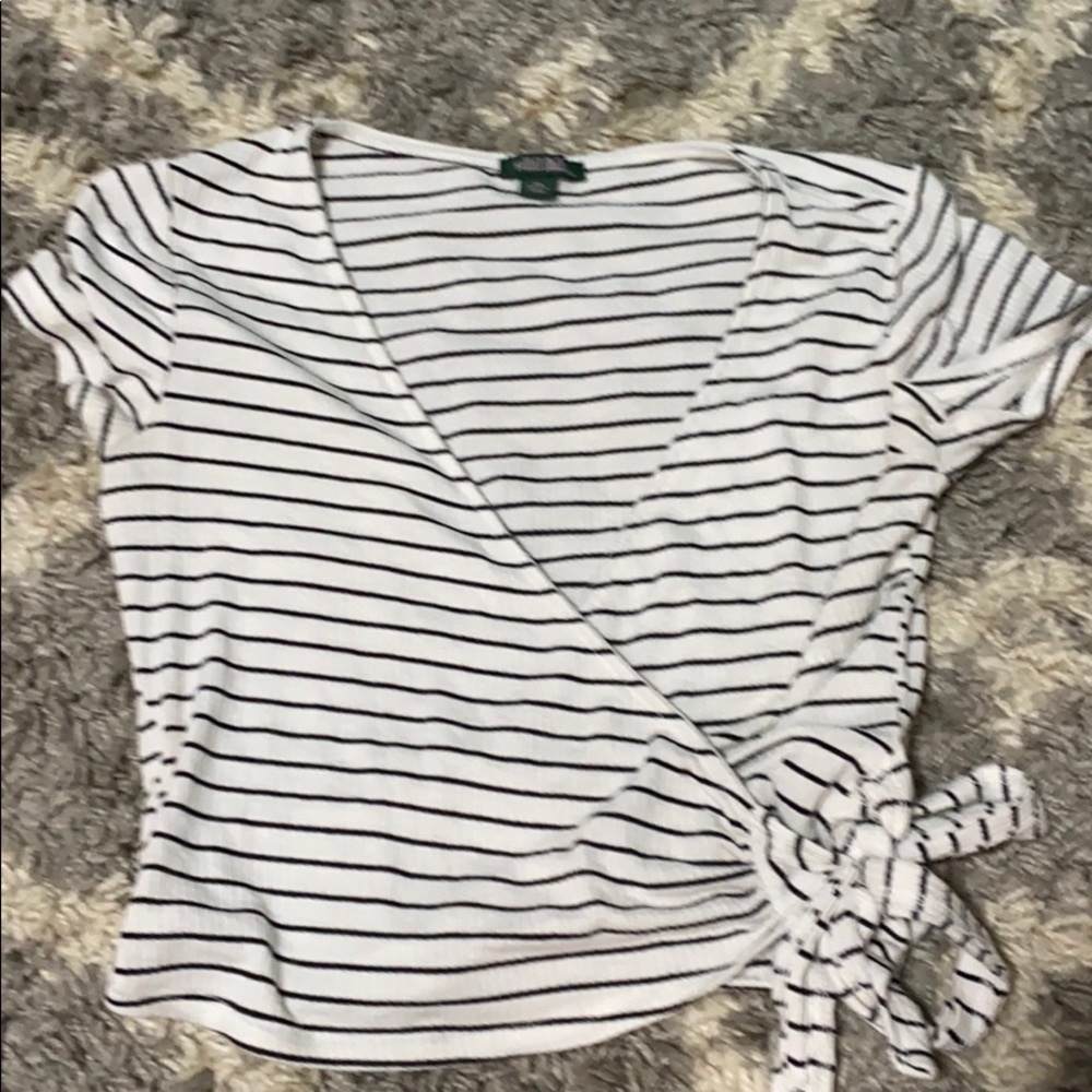 V neck cropped tee